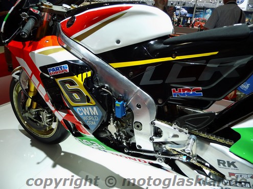 Honda RC213V MotoGP Detailansicht V4