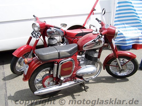 Jawa Motorräder mit Zweitaktmotor